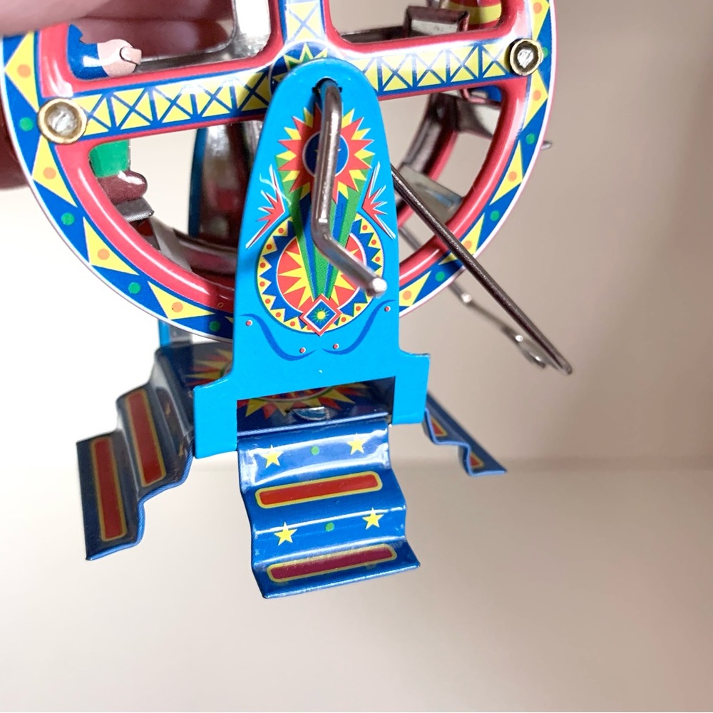 Vintage Tin Ferris wheel - Picture 5 of 12